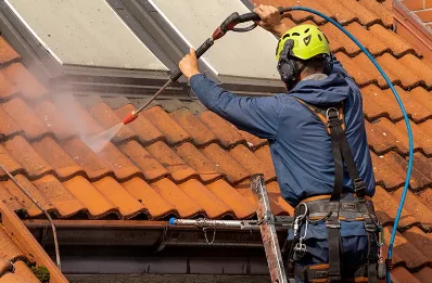 Démoussage et hydrofuge de toiture à Vinassan